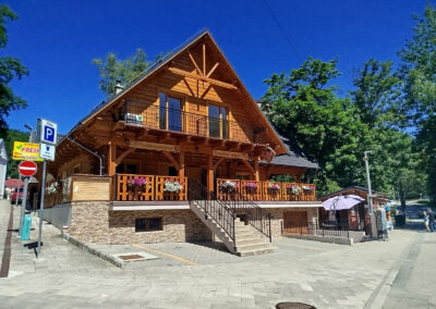 Thurzov mlyn pohľad z vonku parkovisko